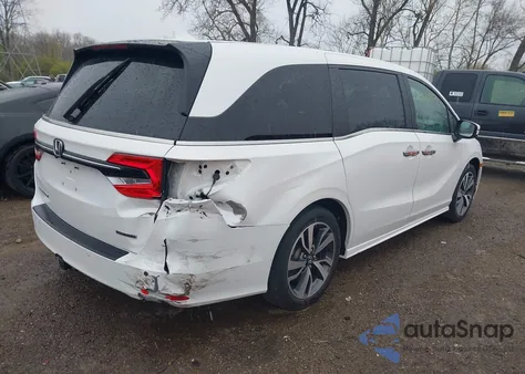 2021 Honda Odyssey Touring z USA, uszkodzony, nr VIN 5FNRL6H80MB008330